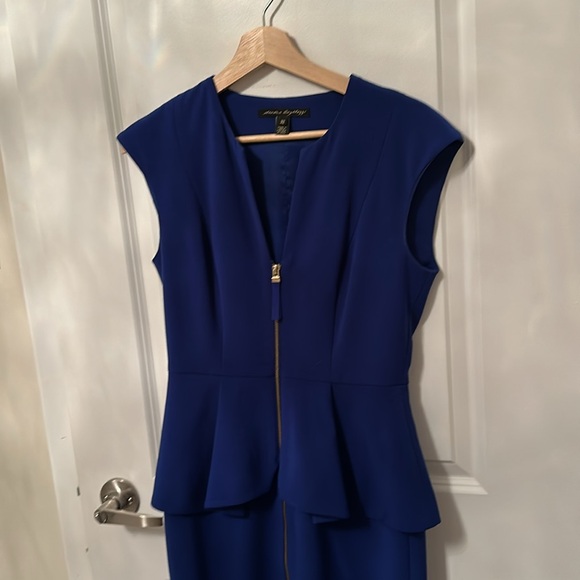 Cobalt blue peplum style cocktail dress with gold zipper - Picture 2 of 4